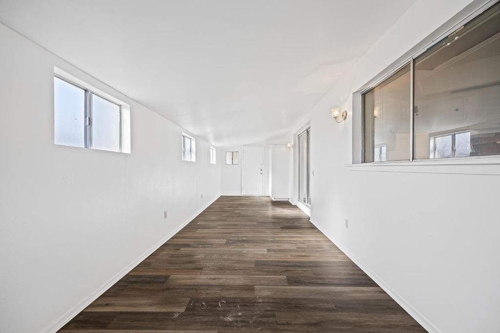 Image 16 of property listing at 5505 W Tulare Spc 73, Visalia, CA 93277