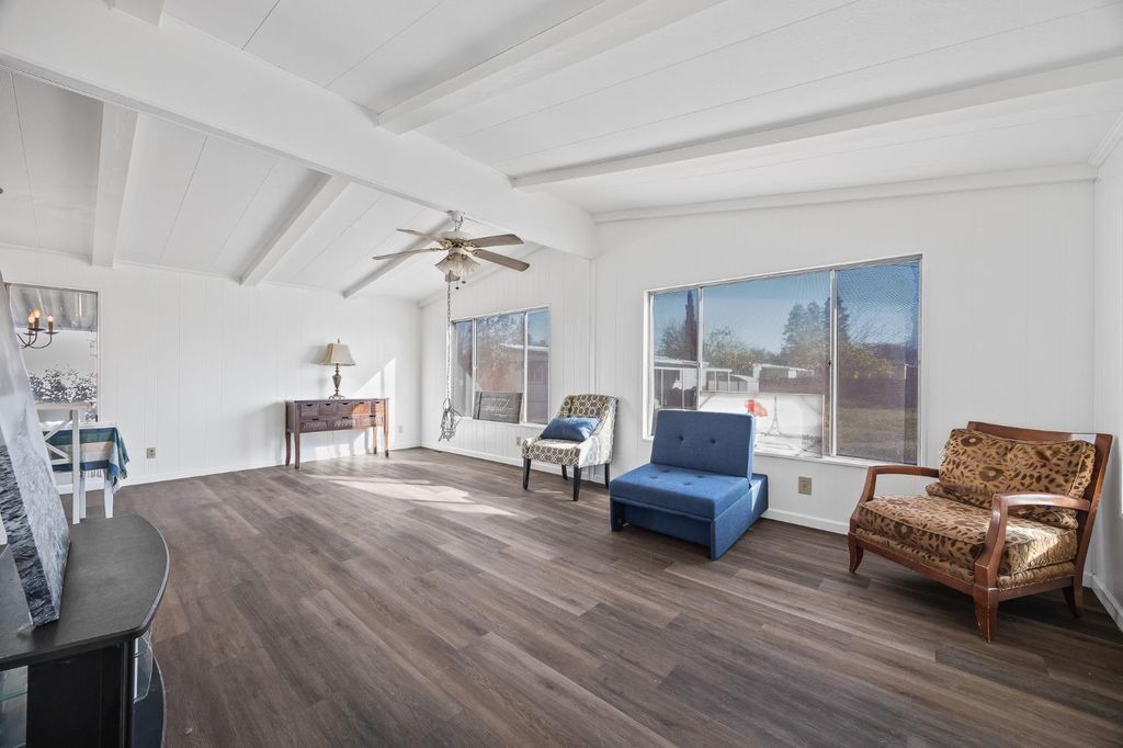 Image 3 of property listing at 5505 W Tulare Spc 73, Visalia, CA 93277