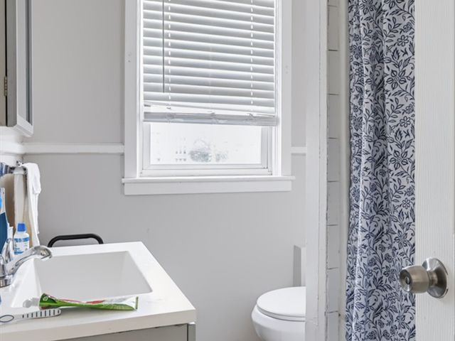 13 Rosebank Avenue, Providence, RI 02908