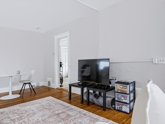 13 Rosebank Avenue, Providence, RI 02908