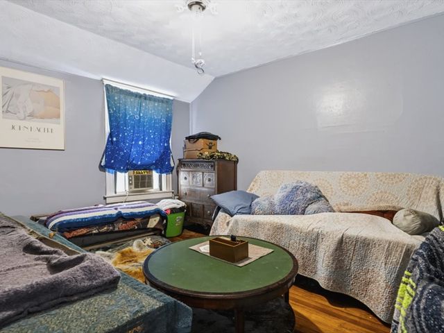 13 Rosebank Avenue, Providence, RI 02908