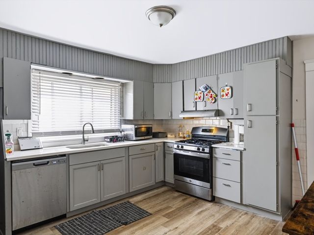 13 Rosebank Avenue, Providence, RI 02908