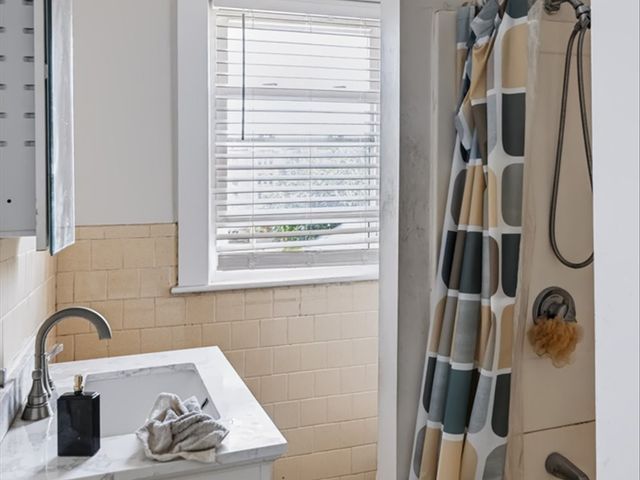 13 Rosebank Avenue, Providence, RI 02908