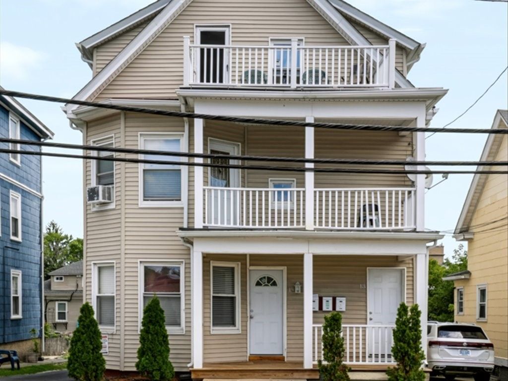 13 Rosebank Avenue, Providence, RI 02908