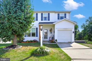 71 MENLENA CIR, Hanover, PA 17331