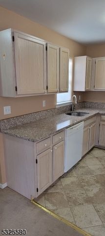 129 Town Center Drive Condo, Warren Twp., NJ 07059