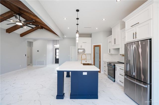 2305 N Venice Avenue, Edinburg, TX 78542