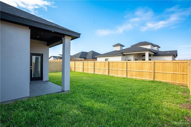 2305 N Venice Avenue, Edinburg, TX 78542