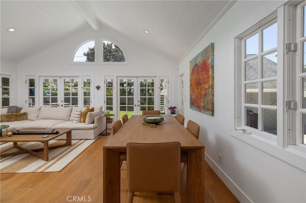 Image 12 of property listing at 415 Walnut, Costa Mesa, CA 92627