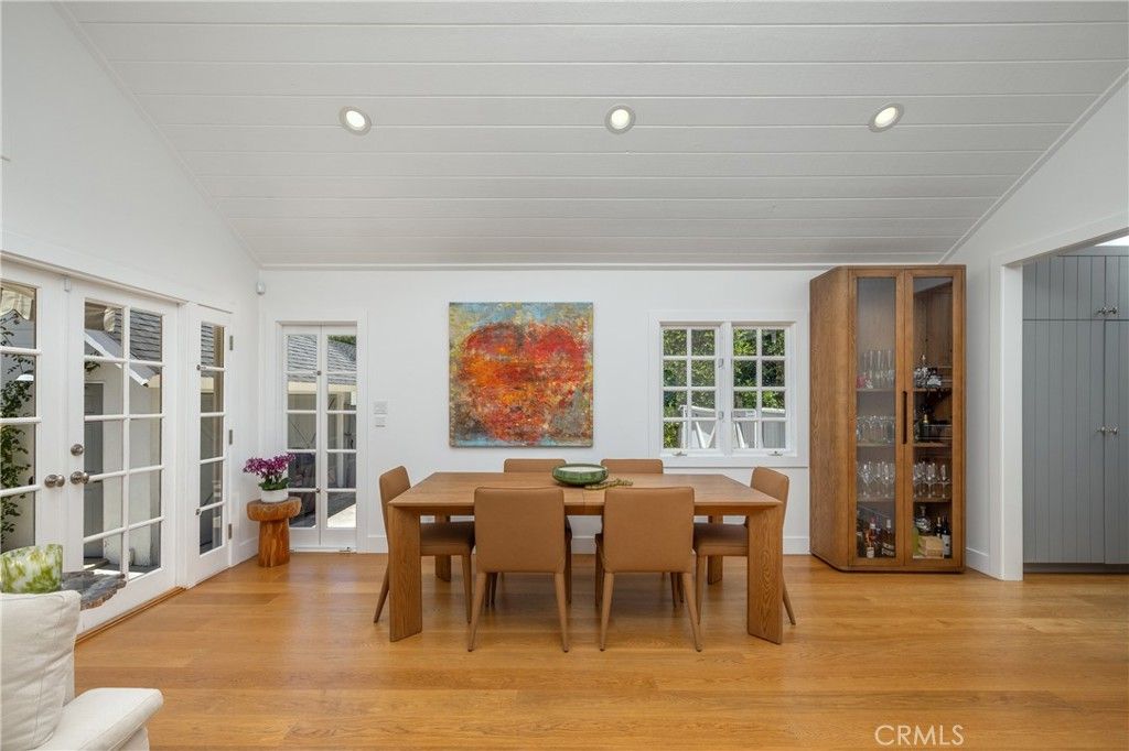 Image 13 of property listing at 415 Walnut, Costa Mesa, CA 92627