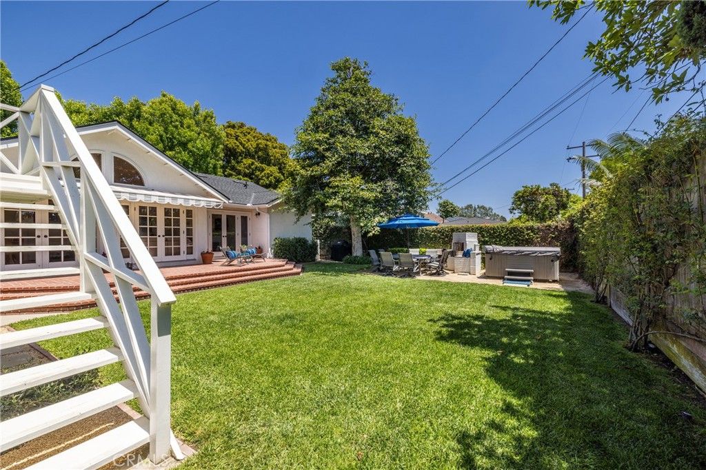 Image 16 of property listing at 415 Walnut, Costa Mesa, CA 92627