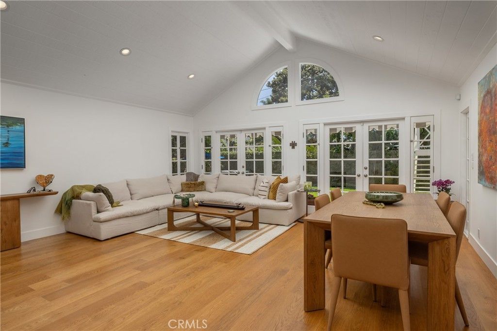 Image 20 of property listing at 415 Walnut, Costa Mesa, CA 92627