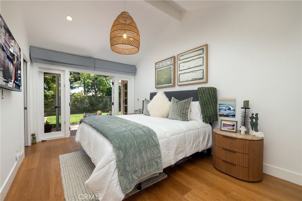 Image 22 of property listing at 415 Walnut, Costa Mesa, CA 92627