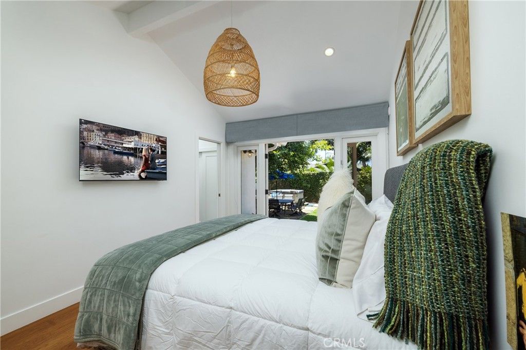 Image 25 of property listing at 415 Walnut, Costa Mesa, CA 92627