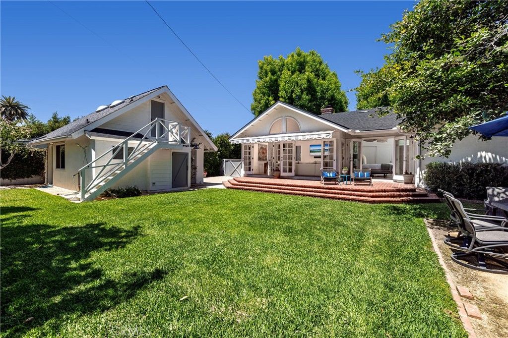 Image 30 of property listing at 415 Walnut, Costa Mesa, CA 92627