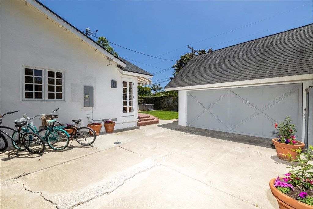 Image 39 of property listing at 415 Walnut, Costa Mesa, CA 92627