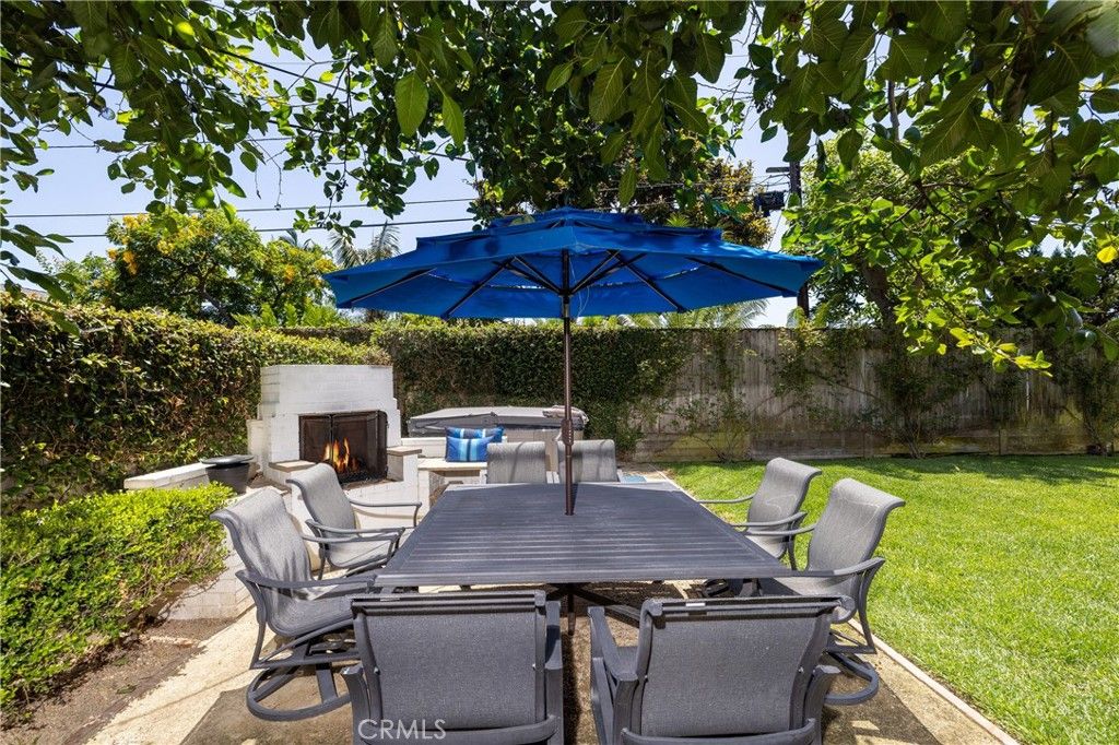 Image 6 of property listing at 415 Walnut, Costa Mesa, CA 92627
