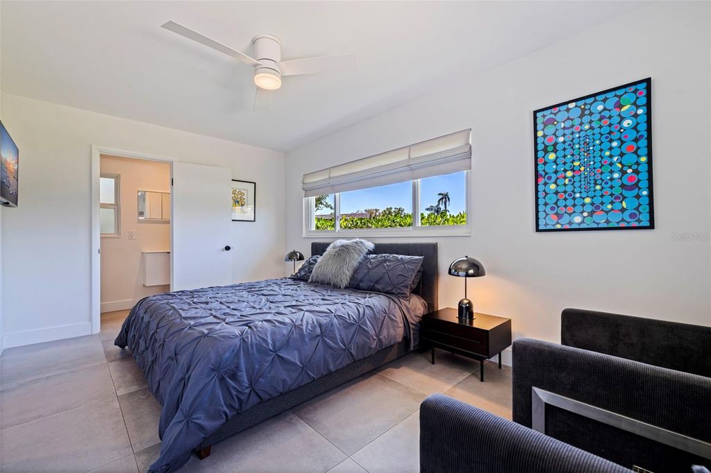 Image 18 of property listing at 259 MINEOLA DRIVE E, Belleair Bluffs, FL 33770