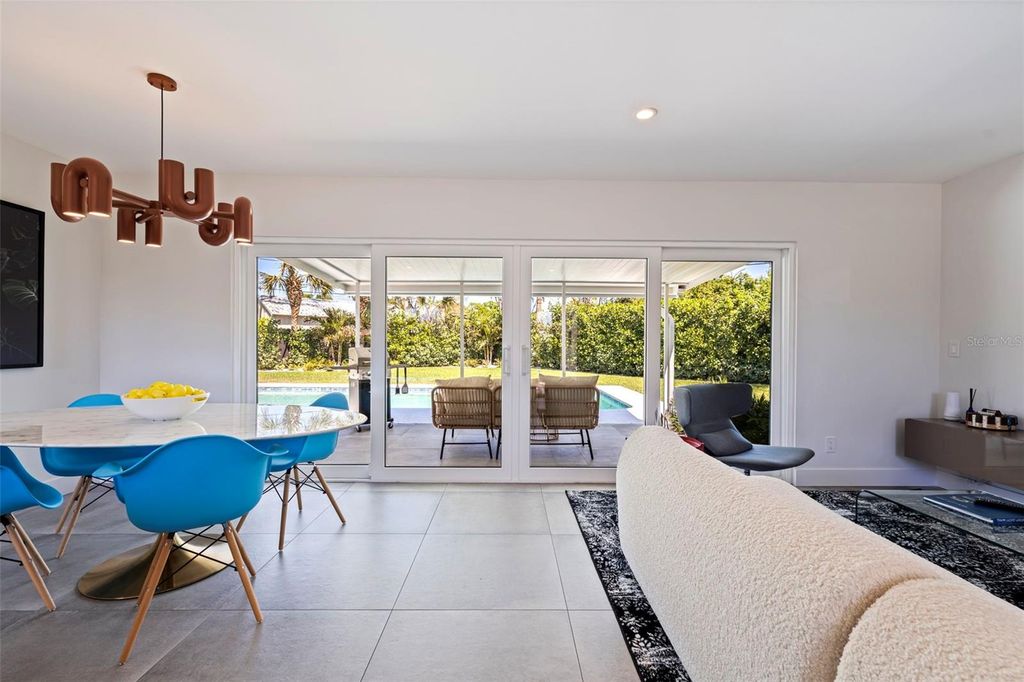 Image 7 of property listing at 259 MINEOLA DRIVE E, Belleair Bluffs, FL 33770