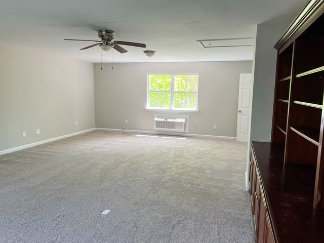 159 W Hester Rd, Cottontown, TN 37048