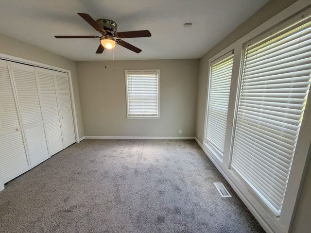 159 W Hester Rd, Cottontown, TN 37048