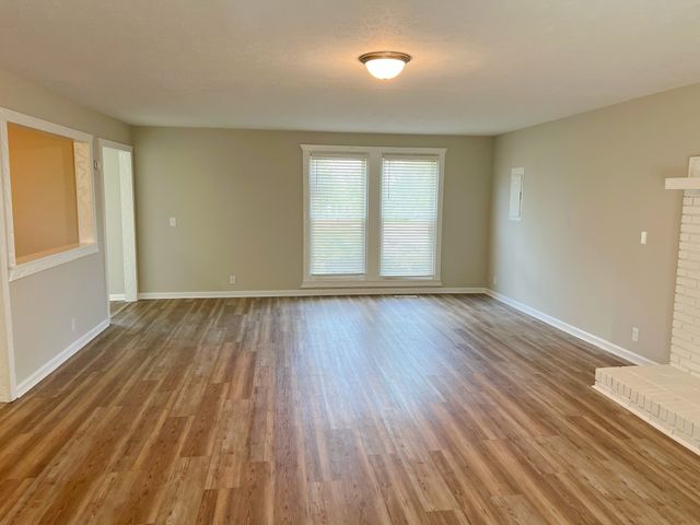 159 W Hester Rd, Cottontown, TN 37048