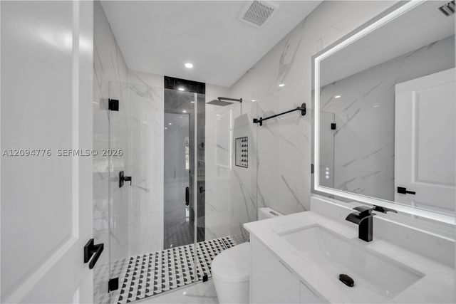 728 Glacier Ave, Other, FL 33974