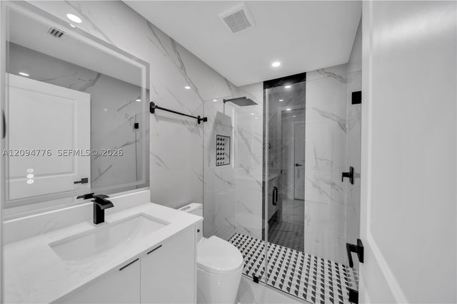 728 Glacier Ave, Other, FL 33974