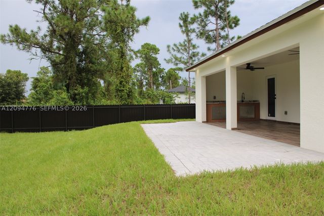 728 Glacier Ave, Other, FL 33974