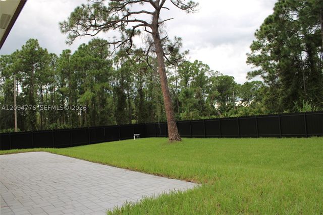 728 Glacier Ave, Other, FL 33974