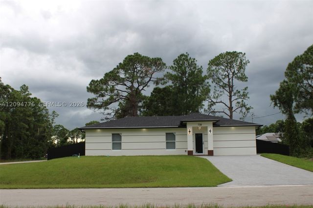 728 Glacier Ave, Other, FL 33974