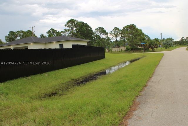 728 Glacier Ave, Other, FL 33974