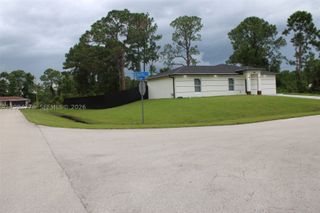 728 Glacier Ave, Other, FL 33974