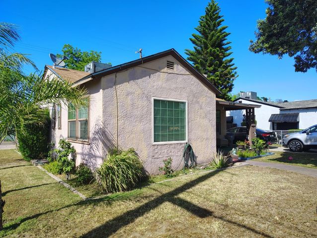 4605 E Mckenzie Avenue, Fresno, CA 93702