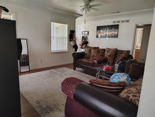 4605 E Mckenzie Avenue, Fresno, CA 93702