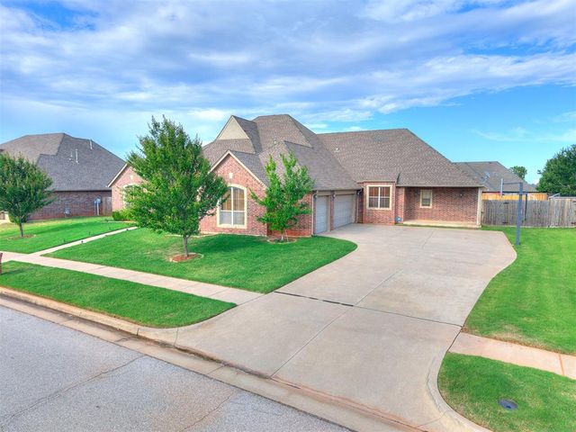 15212 Grayson Drive, Edmond, OK 73013