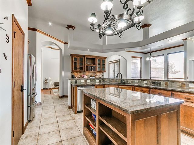 15212 Grayson Drive, Edmond, OK 73013