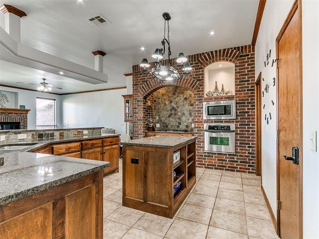 15212 Grayson Drive, Edmond, OK 73013