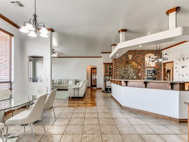 15212 Grayson Drive, Edmond, OK 73013