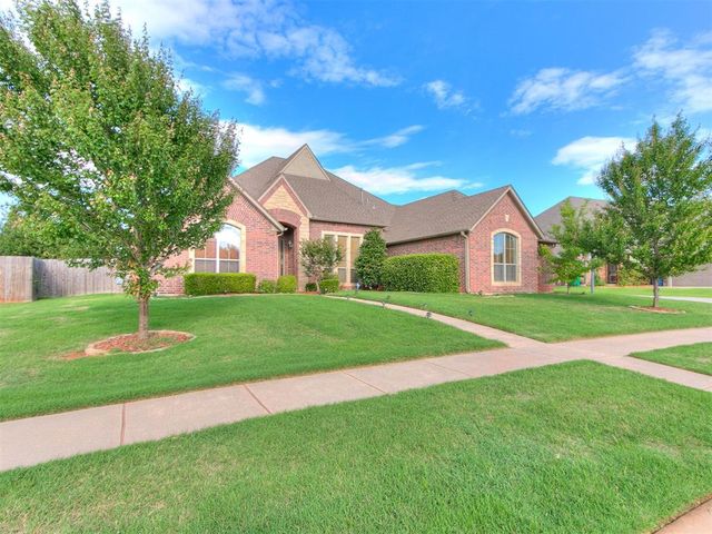 15212 Grayson Drive, Edmond, OK 73013