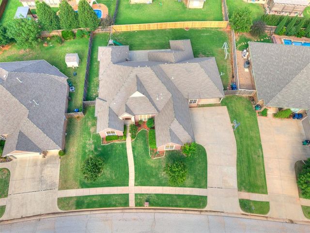 15212 Grayson Drive, Edmond, OK 73013