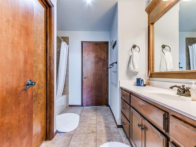 15212 Grayson Drive, Edmond, OK 73013