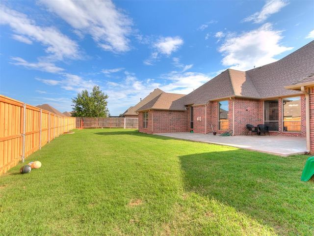 15212 Grayson Drive, Edmond, OK 73013