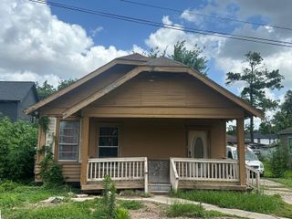 5709 Senior Street, Houston, TX 77016
