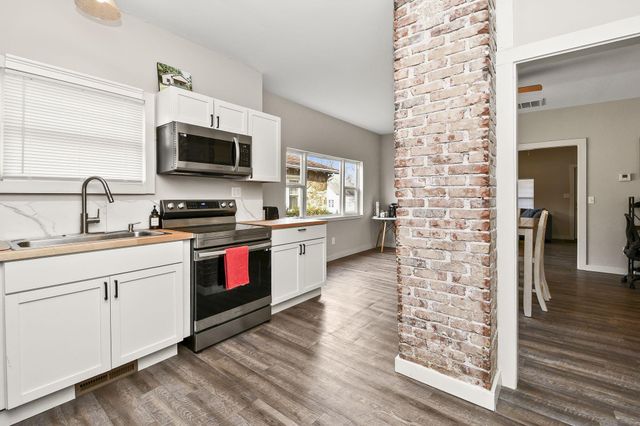 812 W Pershing Street, Springfield, MO 65806