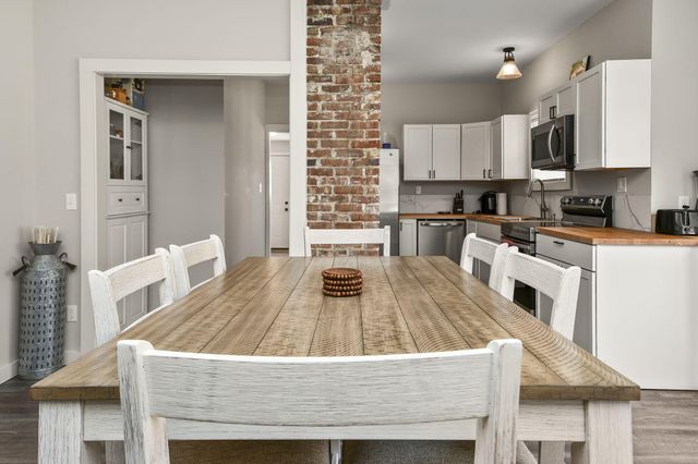 812 W Pershing Street, Springfield, MO 65806