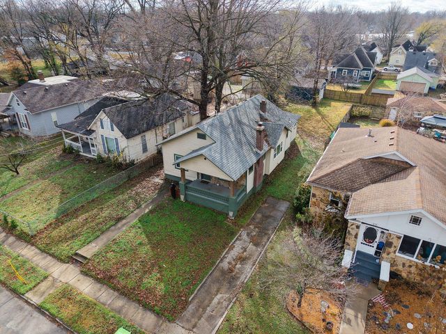 812 W Pershing Street, Springfield, MO 65806