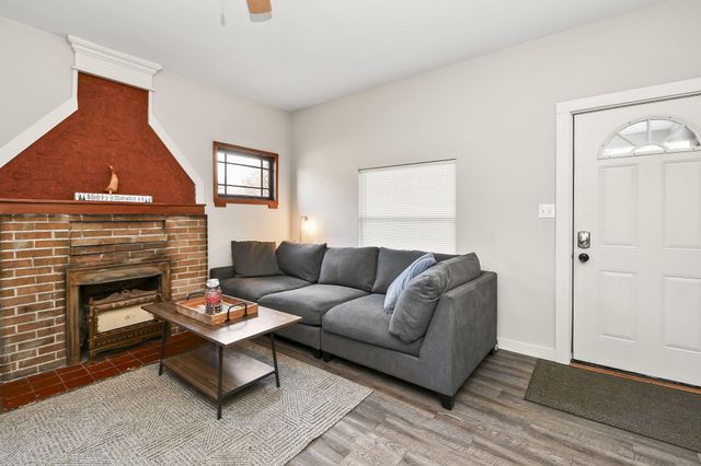 812 W Pershing Street, Springfield, MO 65806