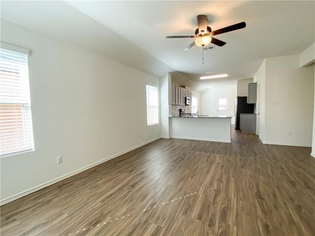 301 Greatest Gift WAY, Jarrell, TX 76537