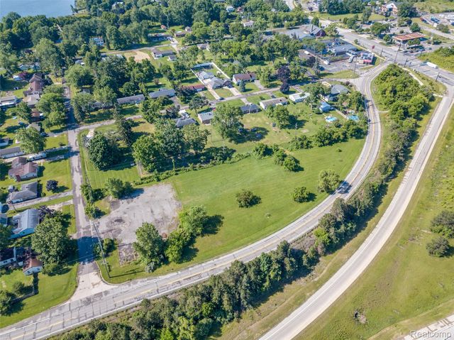 45109 I-94 South Service Drive, Van Buren Charter Township, MI 48111